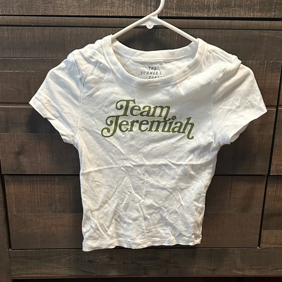 American Eagle Outfitters Tops - The Summer I turned Pretty Fans AE White Team Jeremiah Tee